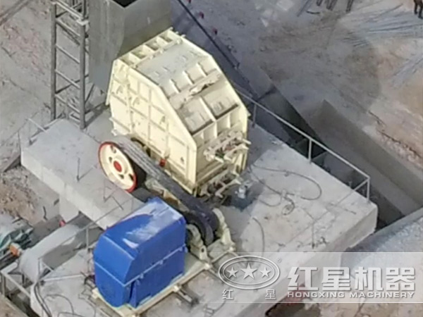 重锤式破碎机现场图 重锤式破碎机现场图