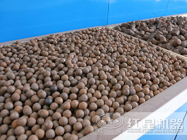 石子开云体育(中国)的钢球 石子开云体育(中国)的钢球